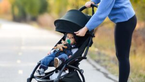 ⁦عربة أطفال يويو قابلة للطى متعددة الاستخدامات⁩ - الصورة ⁦2⁩