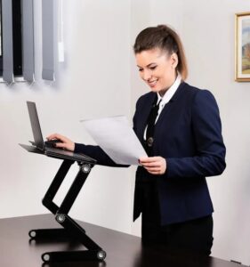 ⁦طاولة لابتوب قابلة للطي مع مروحتين USB للتبريد⁩ - الصورة ⁦4⁩