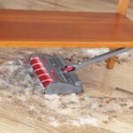 ⁦مكنسة لاسلكية خفيفة، قوية، ومزودة بفرشاة ذاتية التنظيف⁩ - الصورة ⁦11⁩