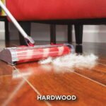 ⁦مكنسة لاسلكية خفيفة، قوية، ومزودة بفرشاة ذاتية التنظيف⁩ - الصورة ⁦3⁩