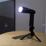 ⁦مصباح يدوي LED قابل لإعادة الشحن⁩ - الصورة ⁦5⁩