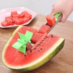 ⁦قطاعة بطيخ و شمام لعمل مكعبات متساوية 2 سم تصميم آمن وسهل الاستخدام⁩ - الصورة ⁦3⁩