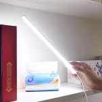 مصباح مكياج led للمرآة 30 سم ببطارية ليثيوم ولمس وشحن usb